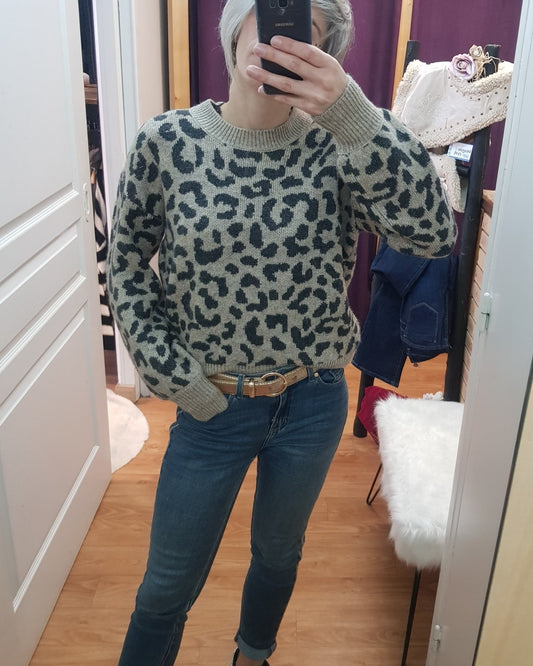 Pull Nawa – Léopard Chic et Confort Responsable